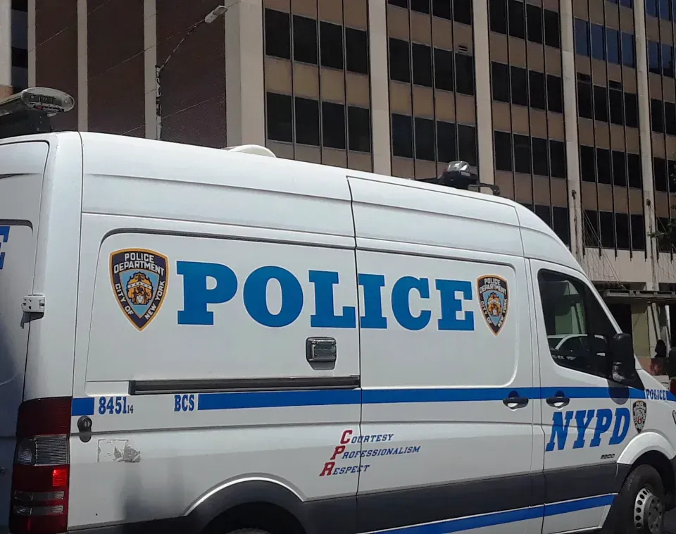 Hallan cadáver de mujer en la calle; 2do caso en menos de una semana en Nueva York