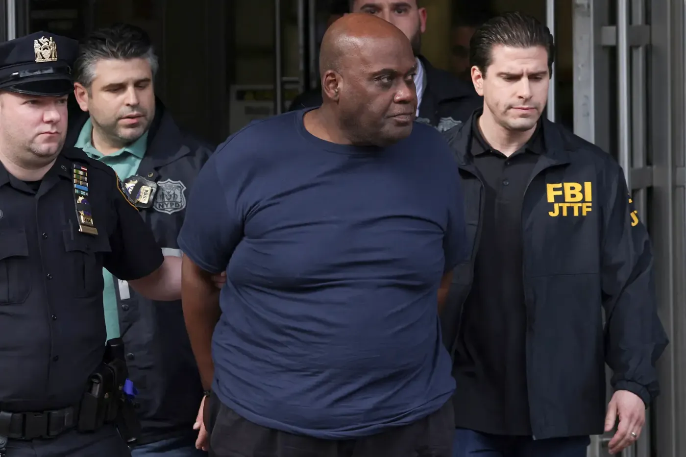 Última hora: arrestan sospechoso del tiroteo en estación de tren en Brooklyn