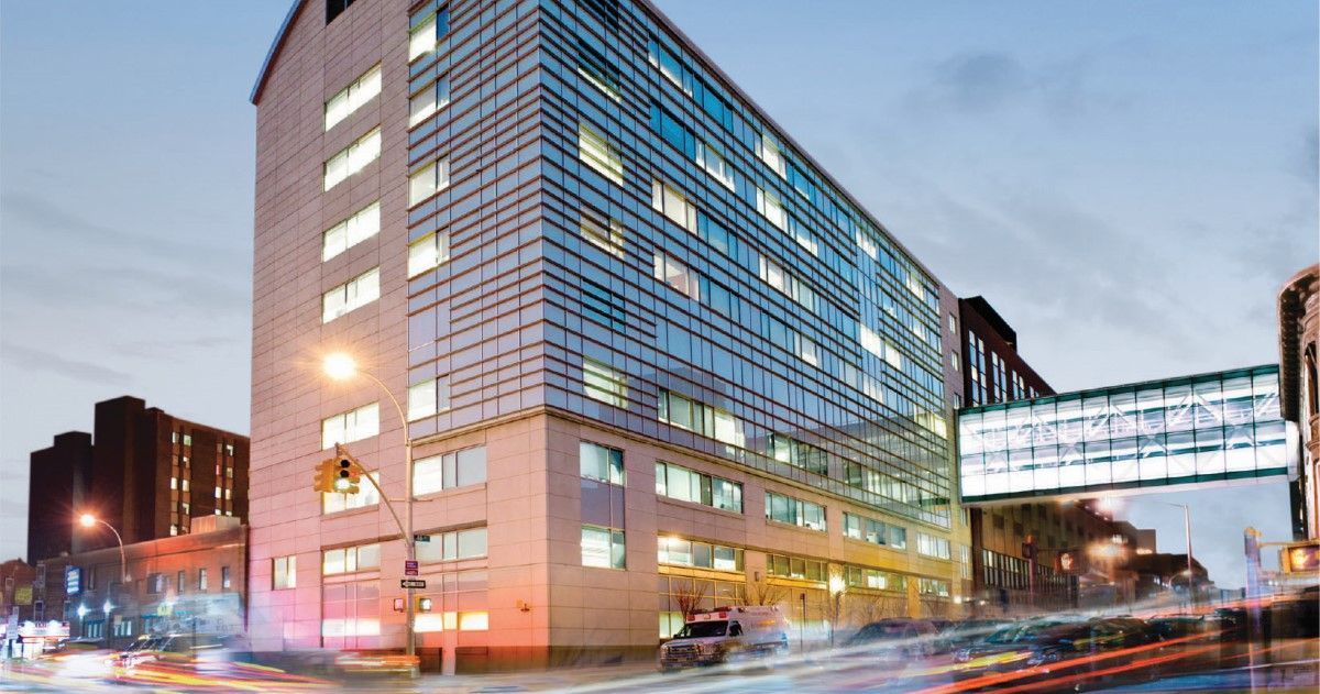 Madre lanzó a su bebé desde el 2do piso en Brooklyn