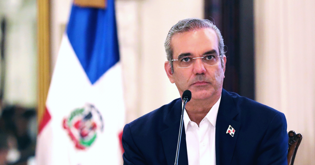 Presidente llama al diálogo a los convocantes de paro este lunes
