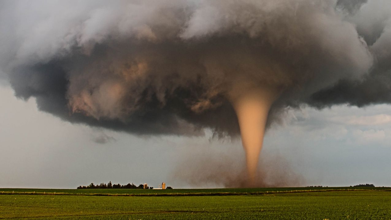 Tornados provocan graves daños a casas, en el sur de la Florida