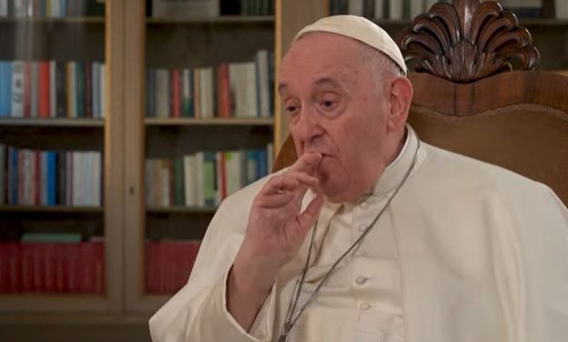 Papa dice la homosexualidad no es un delito