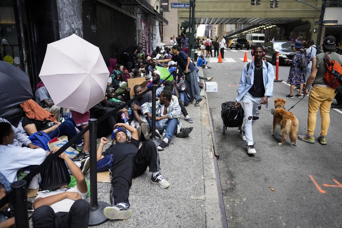 La falta de viviendas para migrantes ilegales en la ciudad de Nueva York: un desafío alarmante