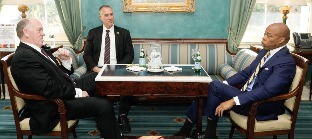 «Diálogo Crucial: Tom Homan y Erick Adams Unen Fuerzas para Enfrentar la Crisis Migratoria en Nueva York»