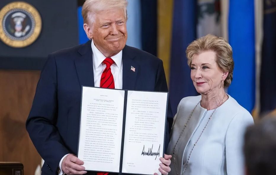 «Trump desmantela el Departamento de Educación: ¡45 años de fracaso se acaban hoy!’»