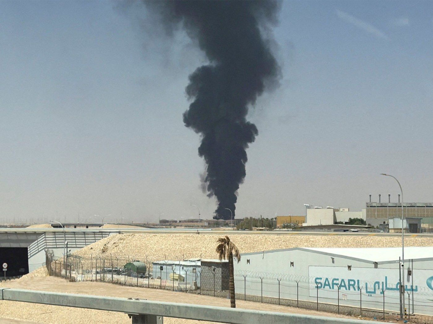 Un muerto y ocho heridos en ataque al aeropuerto internacional de Dammam, Arabia Saudita