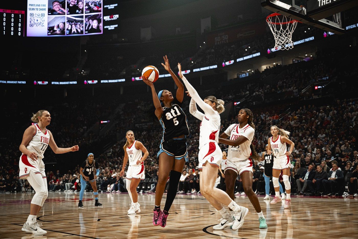 Atlanta Dream arrolla 97-71 a las Valkyries y toma ventaja 2-1 en las Finales de la WNBA