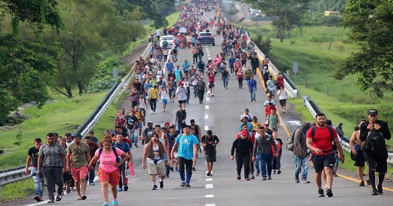 EE. UU. minimiza los peligros en América Latina en nuevas guías para jueces y oficiales de asilo