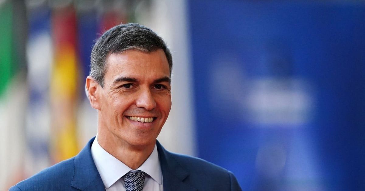 Milei llama «impresentable dictador» a Pedro Sánchez en Madrid y el español responde con ironía
