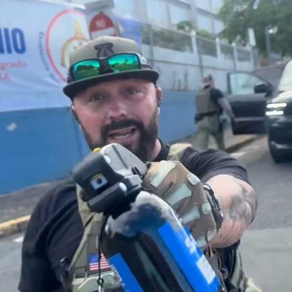 Agente de ICE amenaza con gas pimienta a integrante de la Colectiva Feminista en Río Piedras, Puerto Rico