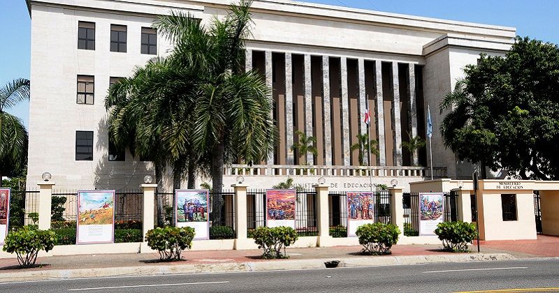 República Dominicana: Minerd suspende la docencia este martes en escuelas de zonas vulnerables de diez provincias en alerta amarilla