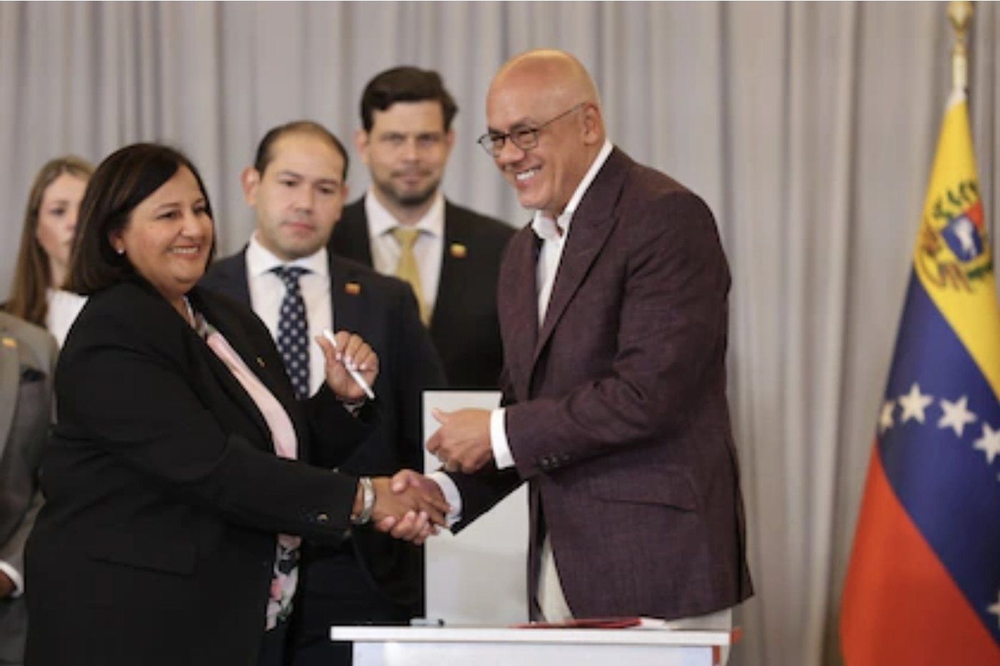 Venezuela: chavismo y oposición cierran este miércoles la tercera ronda del diálogo sobre garantías electorales