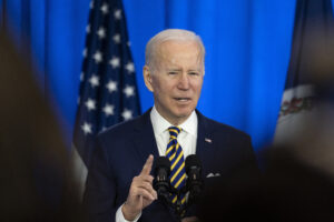 Biden aísla a Moscú del sistema financiero occidental por iniciar una a invasión a Ucrania